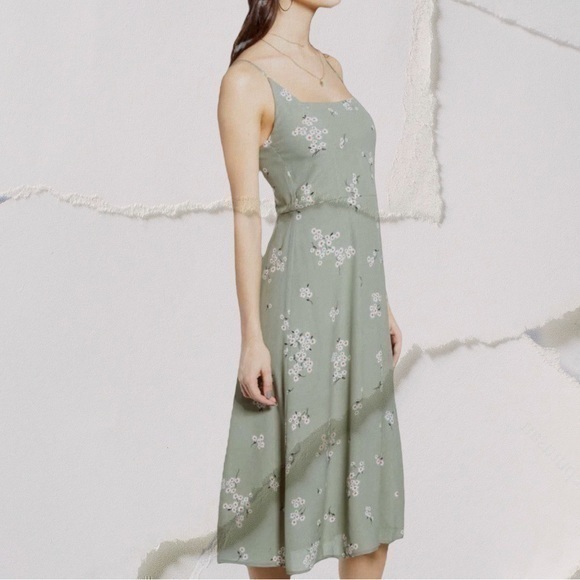 Dresses & Skirts - Green floral dress